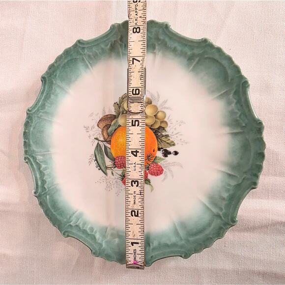 Vintage Fruit Inspired Ceramic Plate Green Scalloped Edge Orange Grapes Berries - Picture 3 of 3